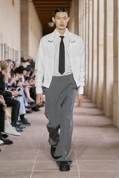 Look 7